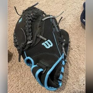 Wilson A0440TR12CAT 12" Fast Pitch Softball Glove Cat Osterman RHT Black Blue